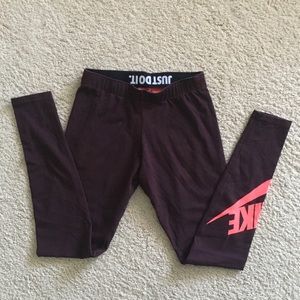 Nike leg-a-see leggings in maroon